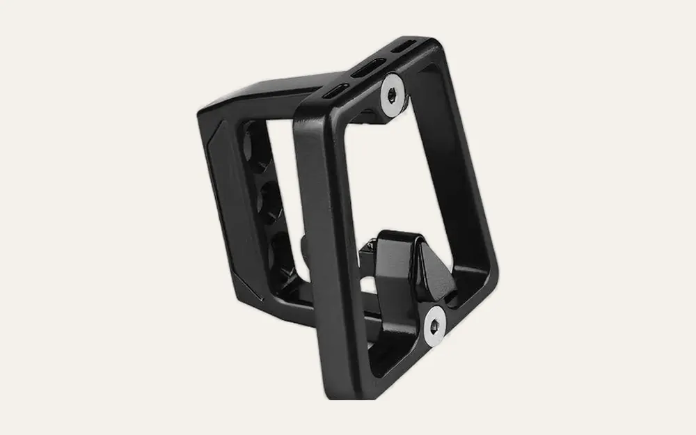 Budget-priced three-hole carrier block